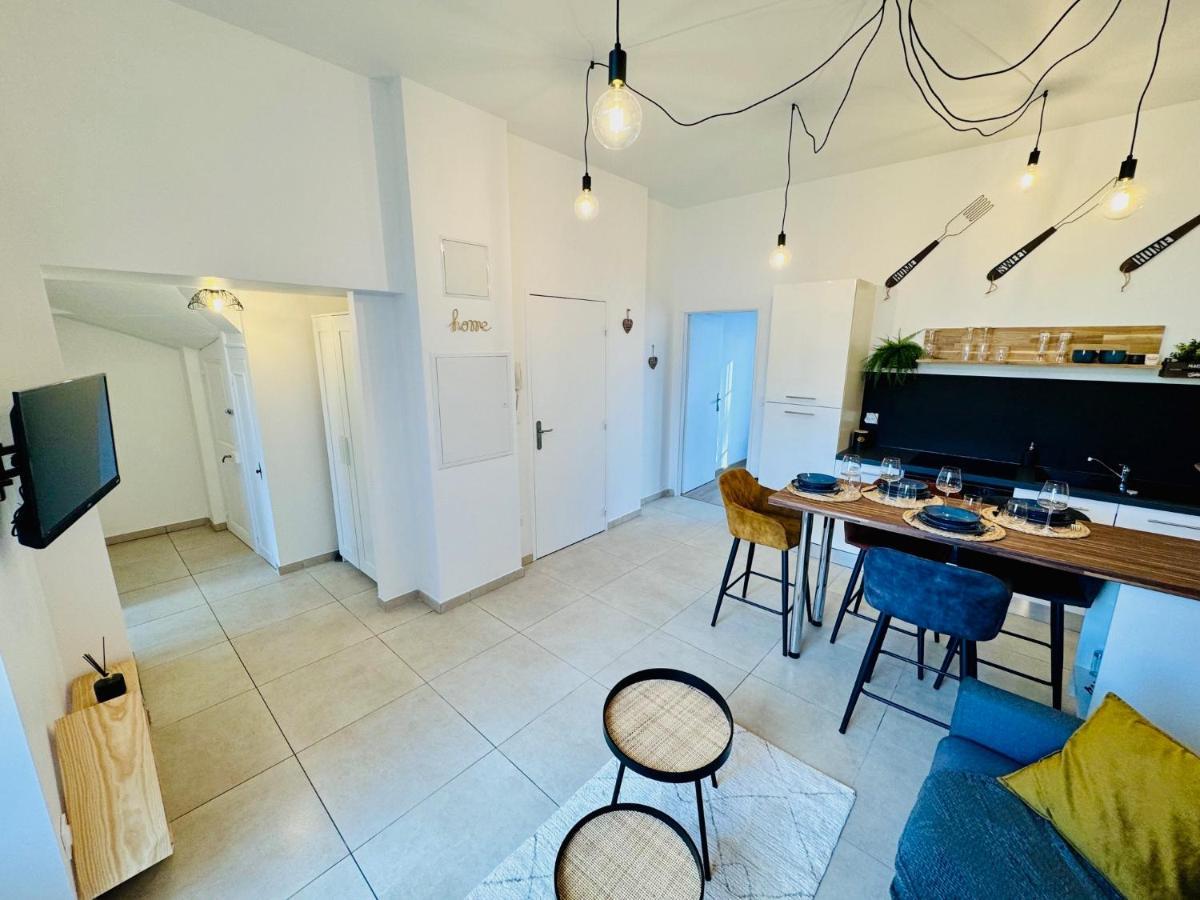 Chaleureux T2 Proche Gare Apartment Bourgoin-Jallieu Exterior photo